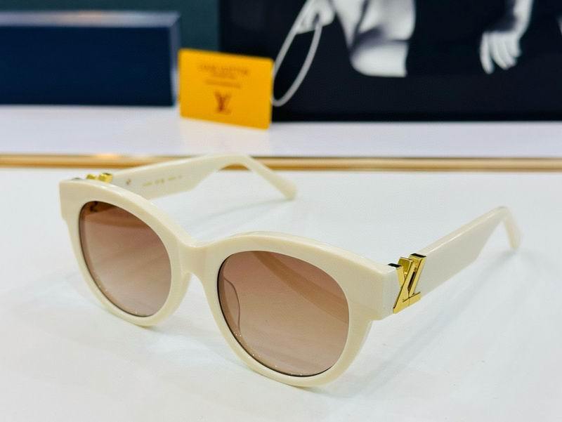 LV Sunglasses 916